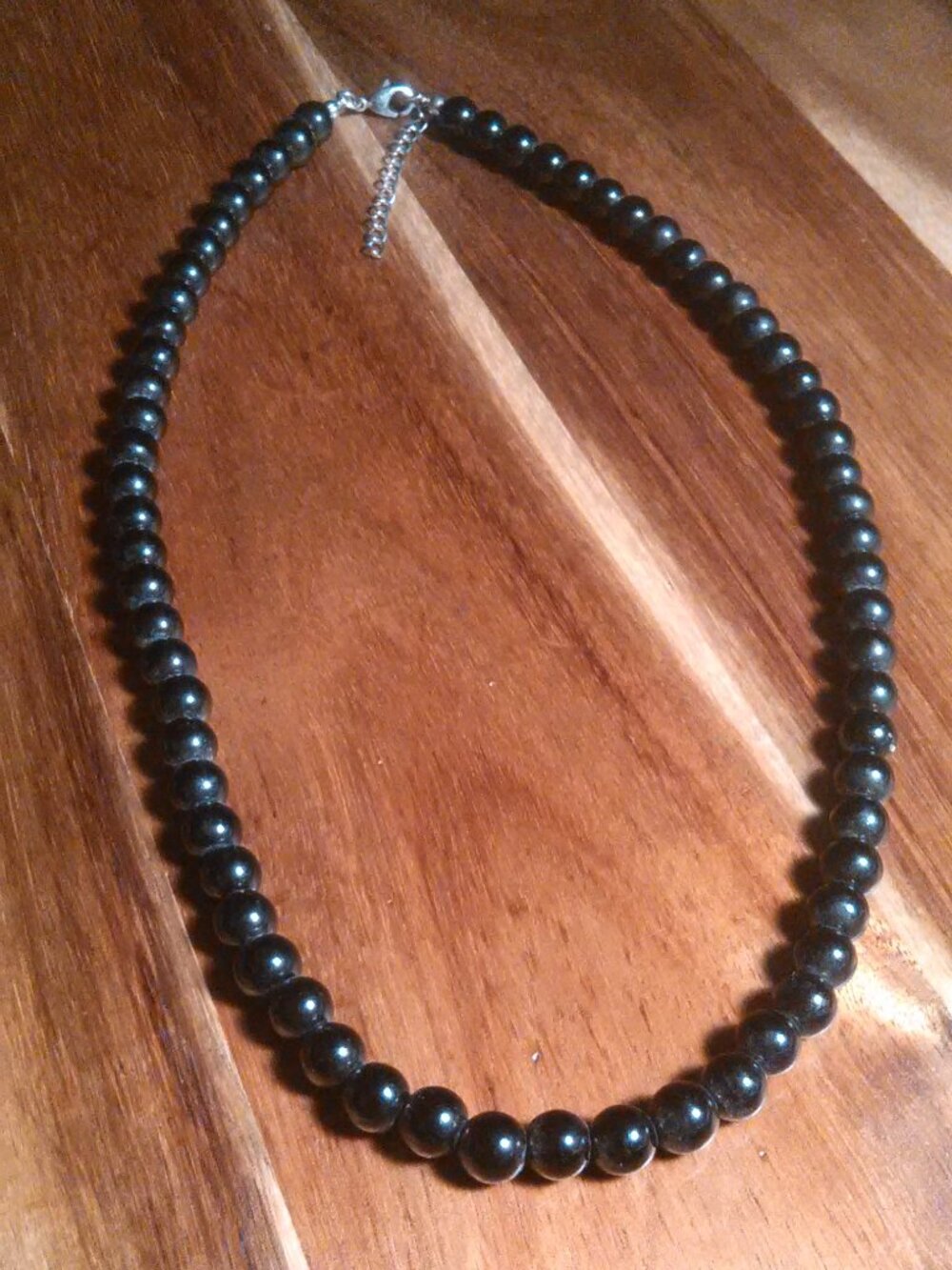 Black Shell Pearl Beaded Silvertone Necklace (20 to 22 Inch)